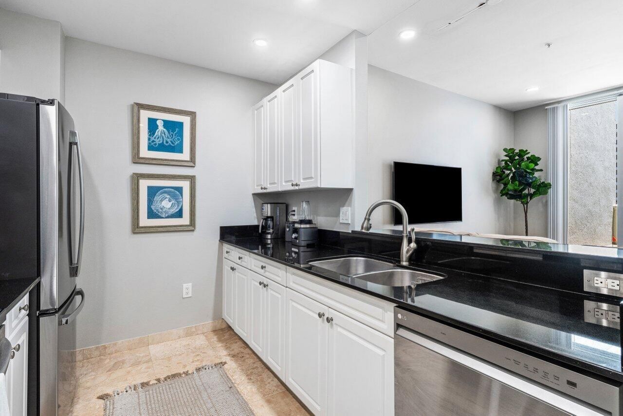 255 Evernia Street, Unit 306, West Palm Beach, FL 33401 Photo