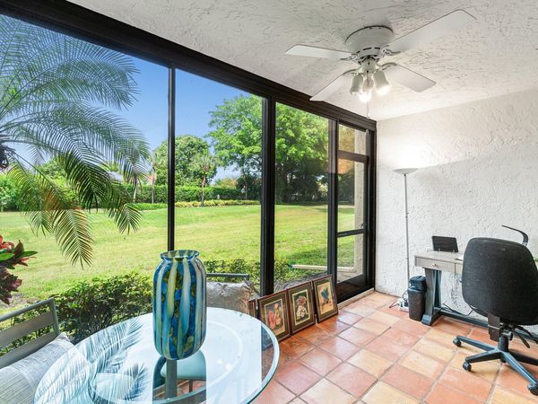 5121 Oakhill Lane, Unit 411, Delray Beach, FL 33484