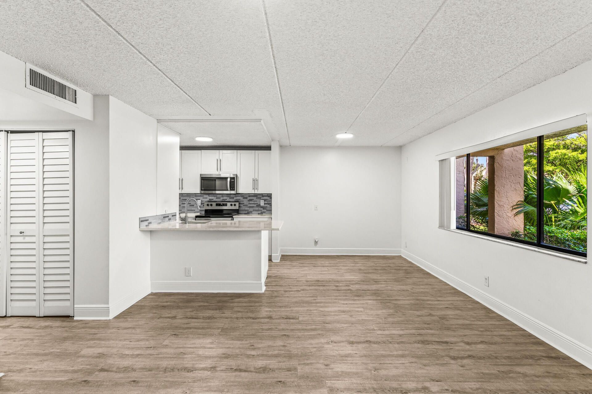 507 Meadows Circle, Boynton Beach, FL 33436 Photo