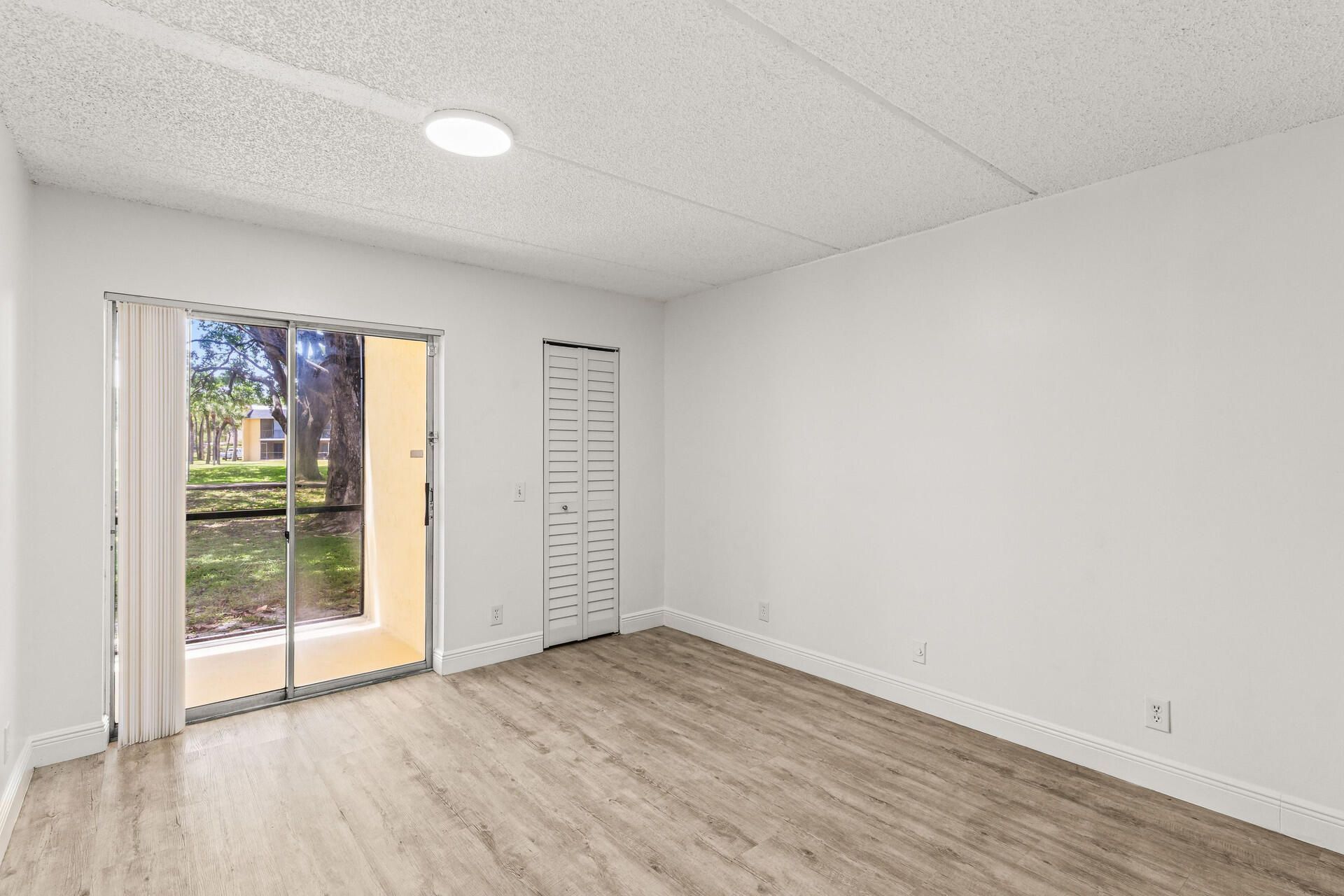 507 Meadows Circle, Boynton Beach, FL 33436 Photo