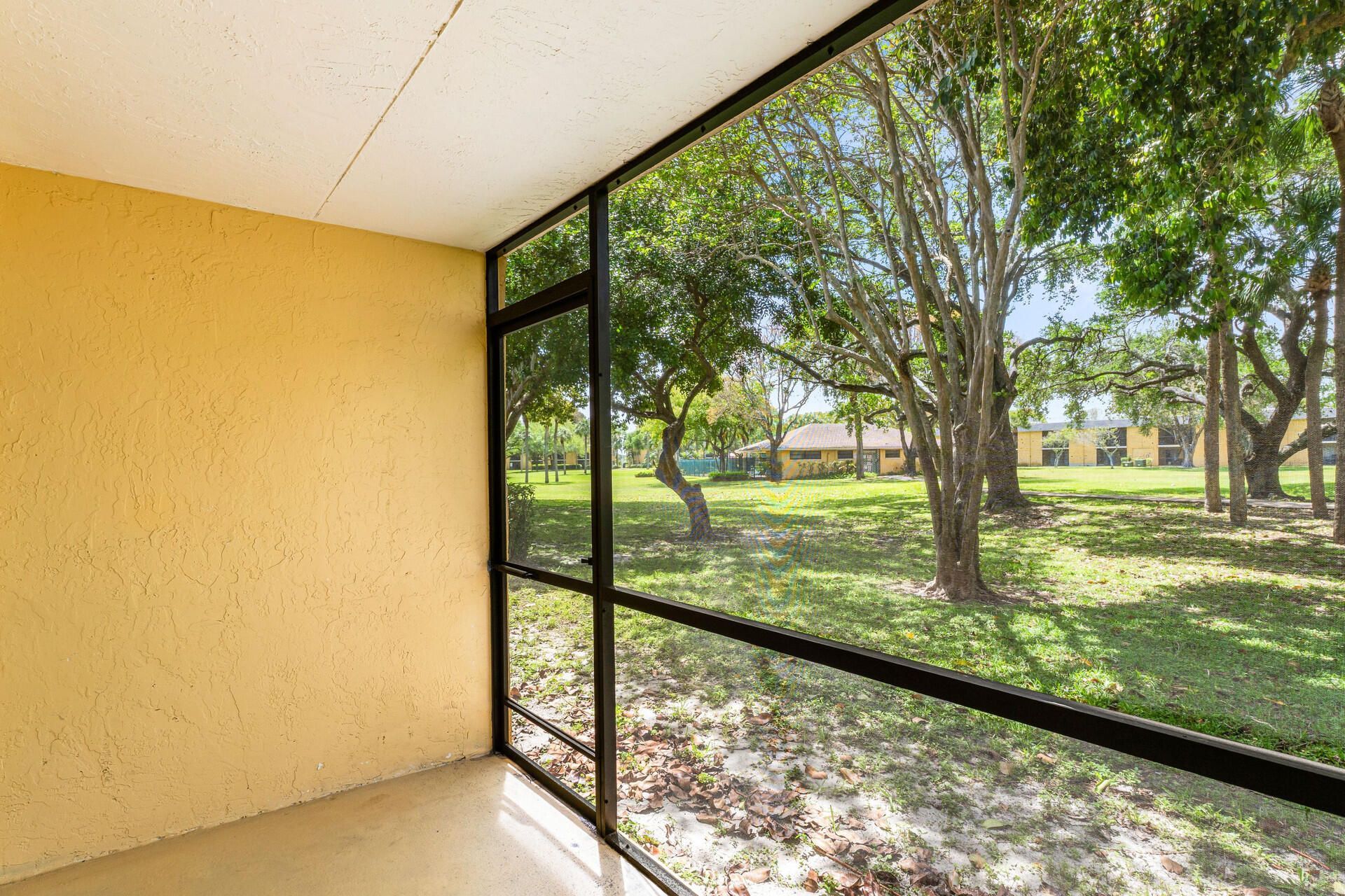 507 Meadows Circle, Boynton Beach, FL 33436 Photo