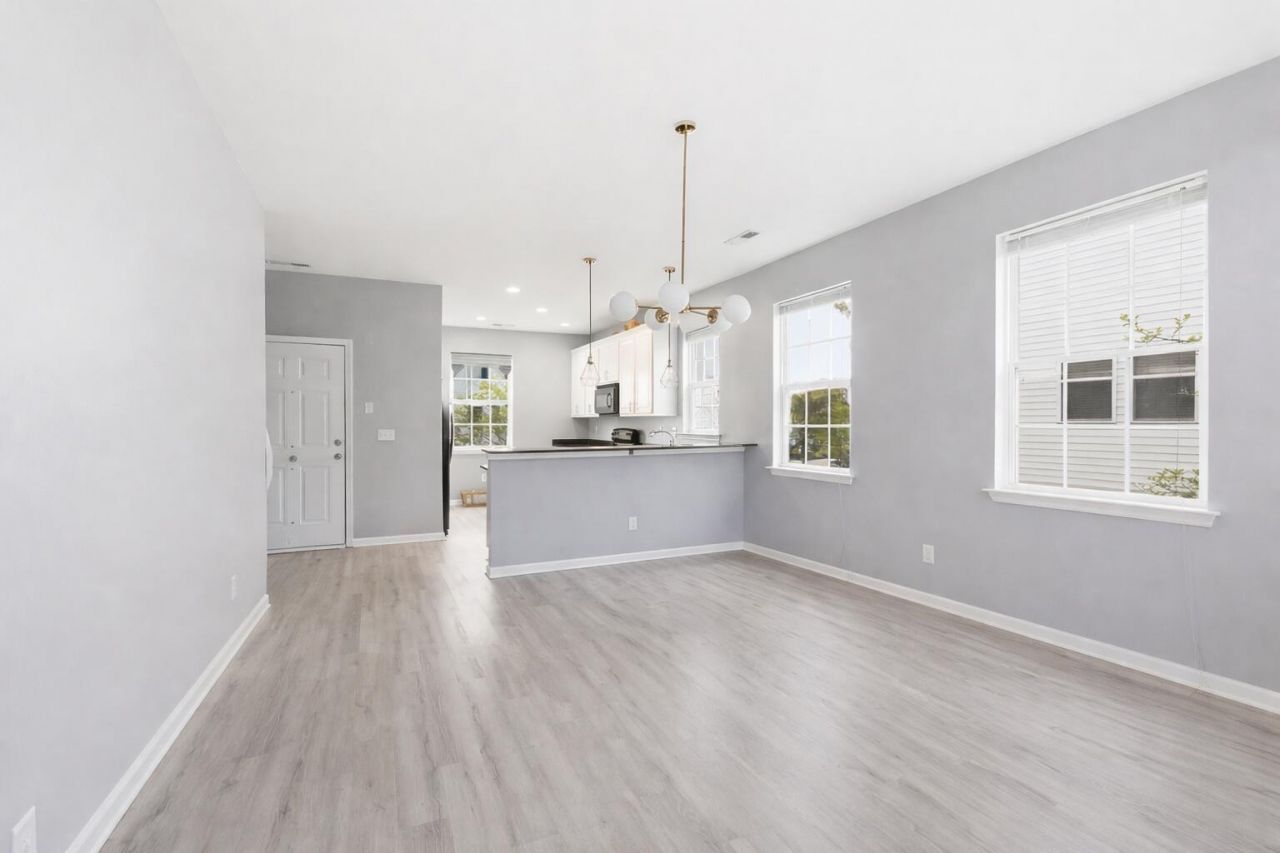 111 Winding River Drive Photo 7