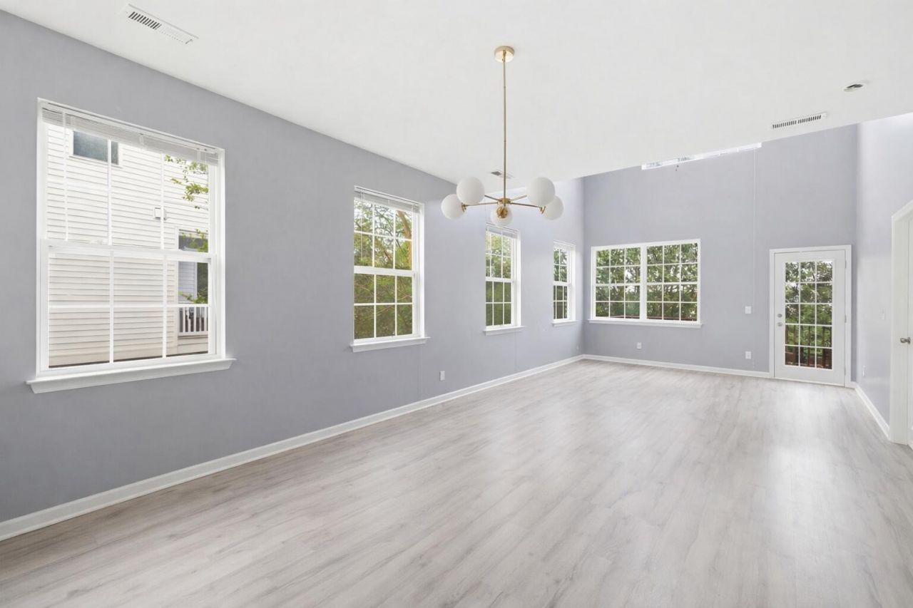 111 Winding River Drive Photo 9