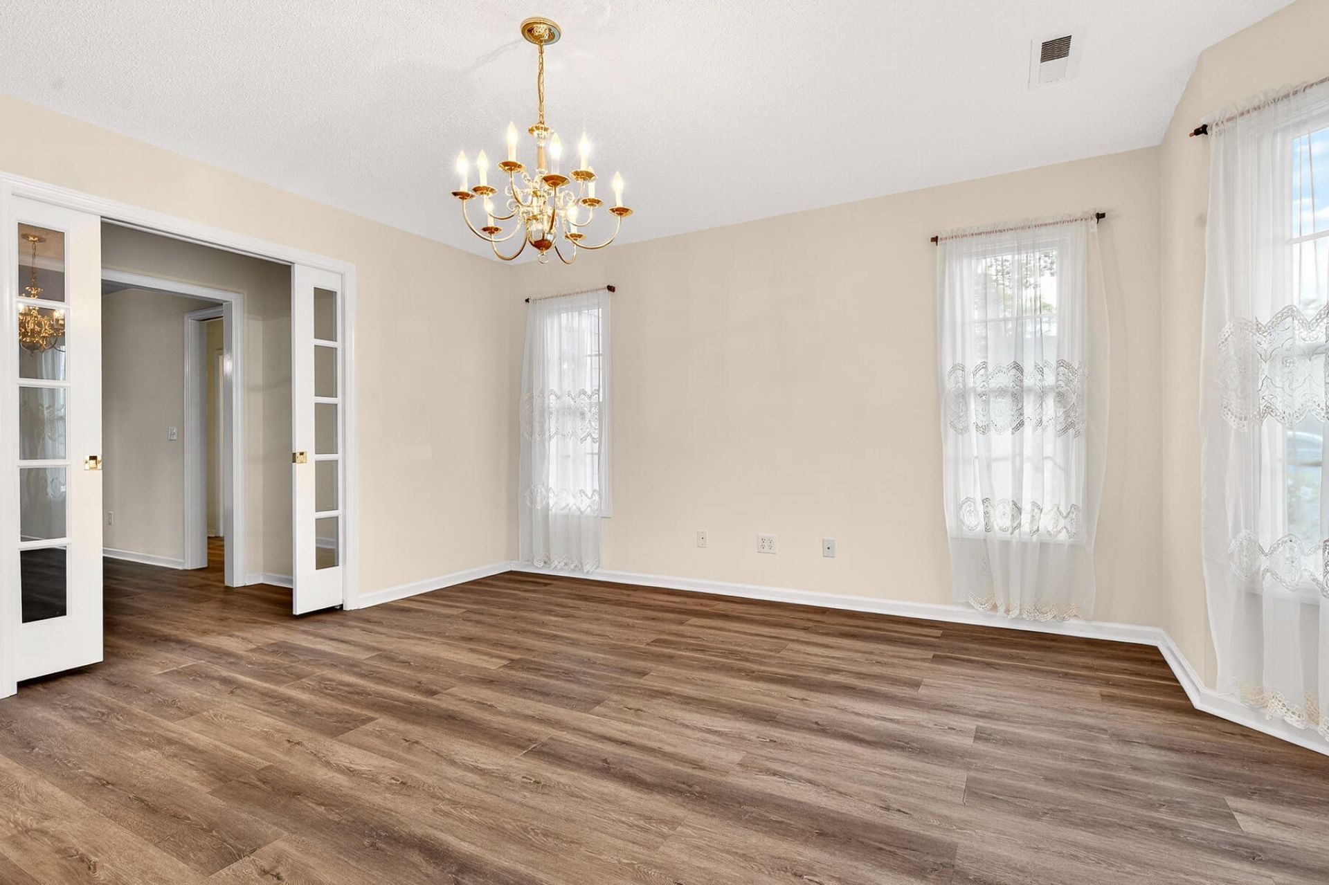 209 Myrtlewood Drive Photo 13