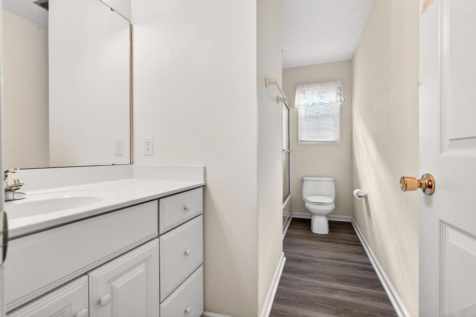 209 Myrtlewood Drive Photo 16