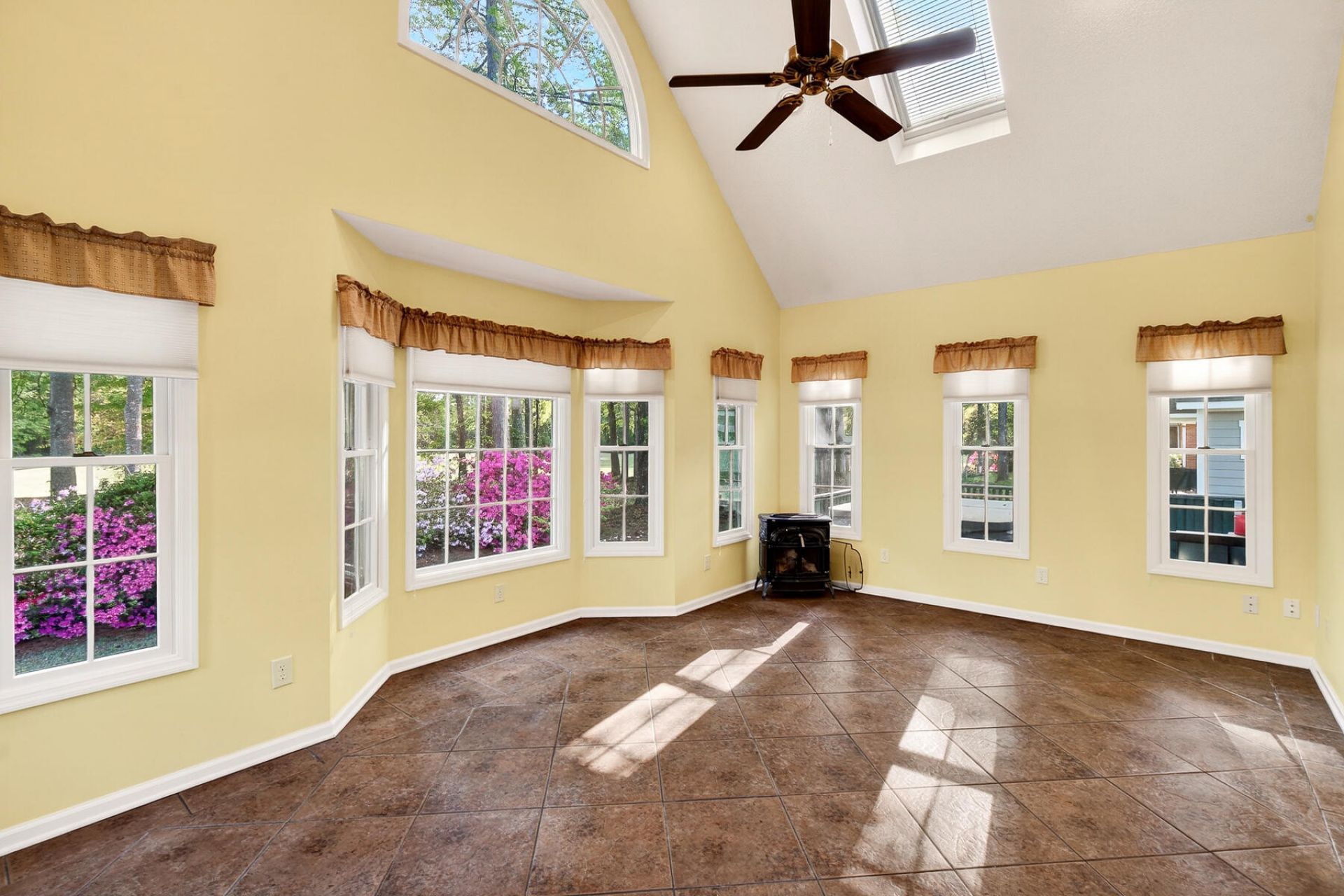 209 Myrtlewood Drive Photo 25