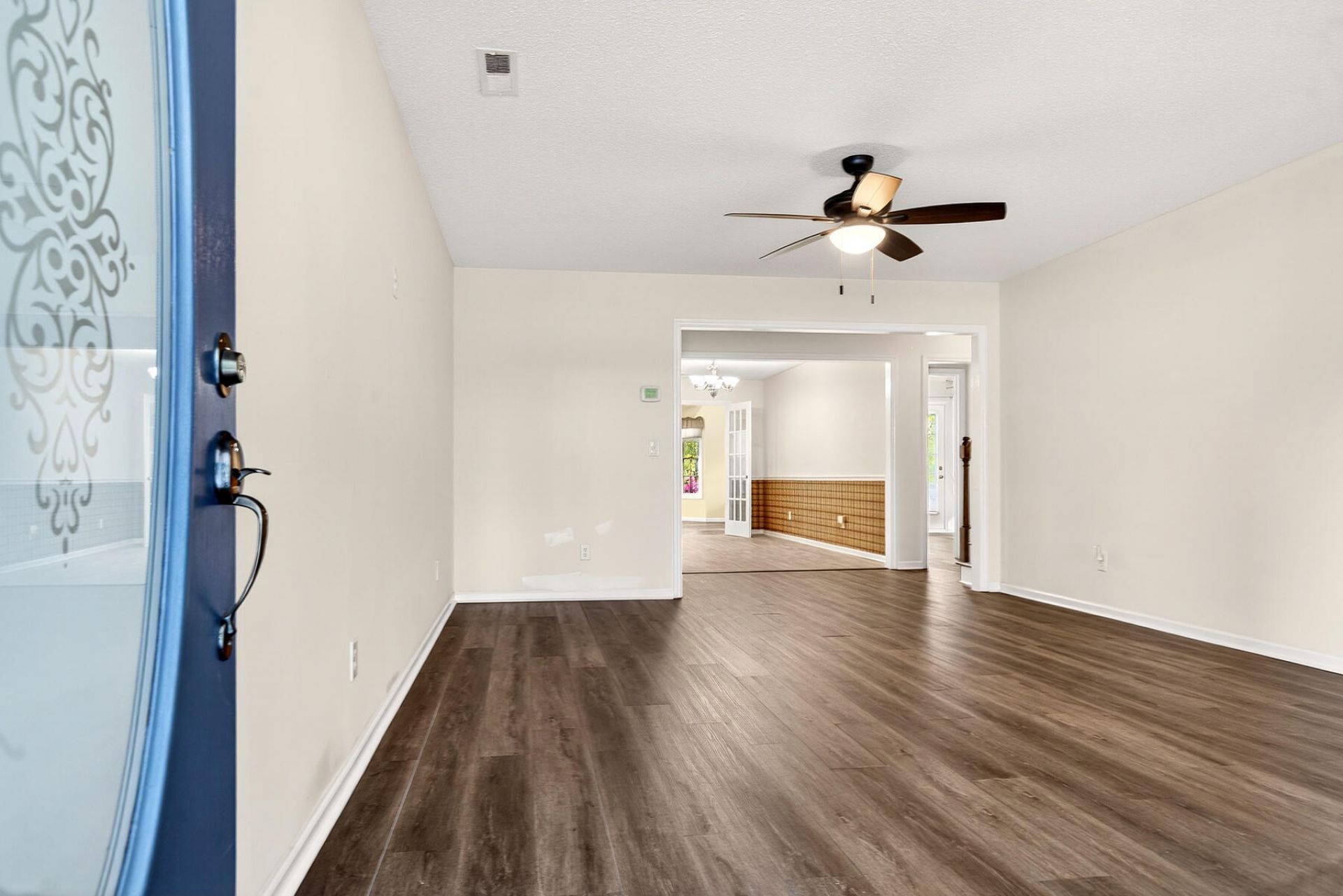 209 Myrtlewood Drive Photo 7