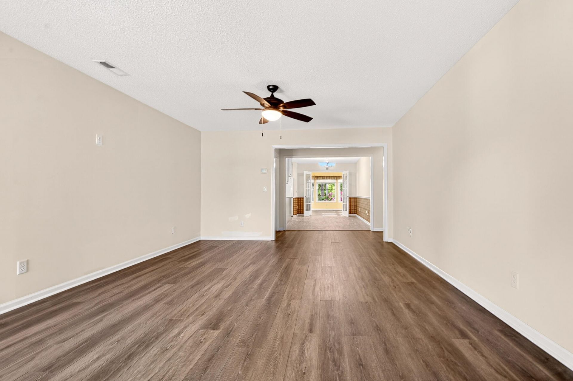 209 Myrtlewood Drive Photo 9