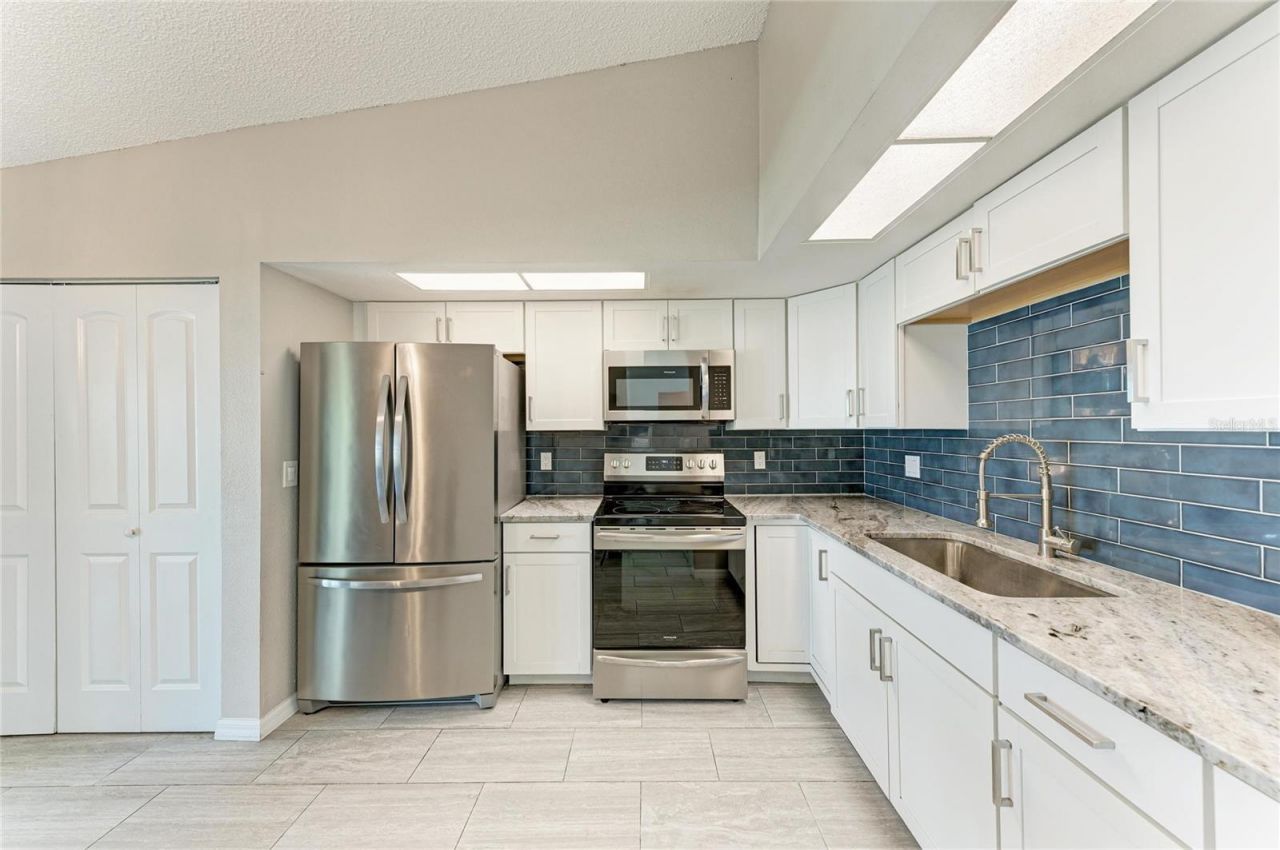 4110 39th Ave W, Bradenton, FL 34205 Photo