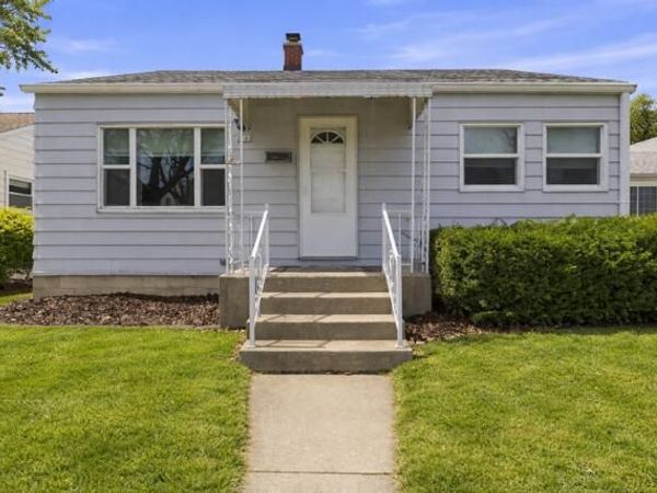 3803 S Lenox St, Milwaukee, WI 53207