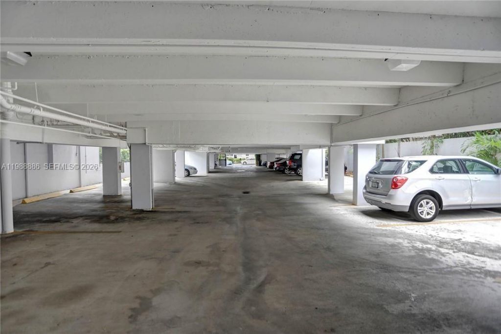 2455 Flamingo Dr , Unit 504, Miami Beach, FL 33140 Photo