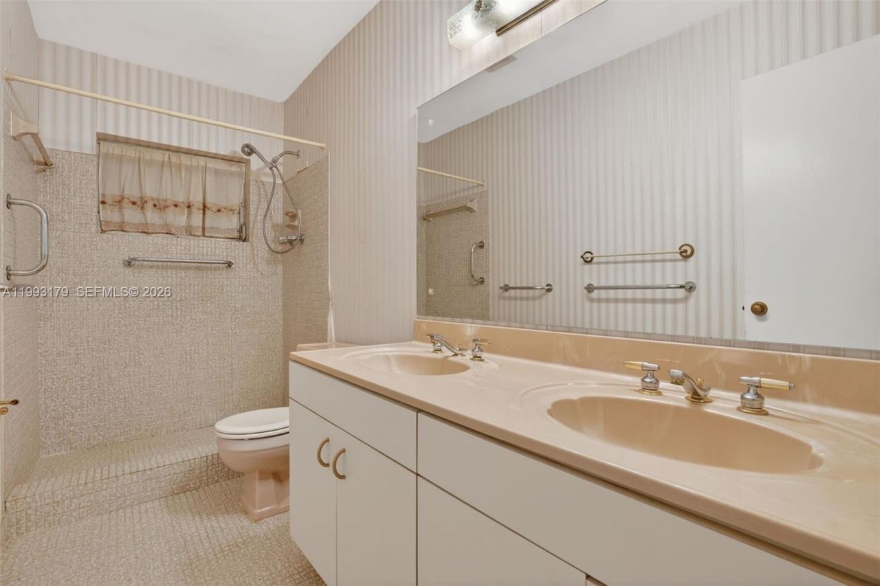 10753 SW 118th St , Miami, FL 33176 Photo