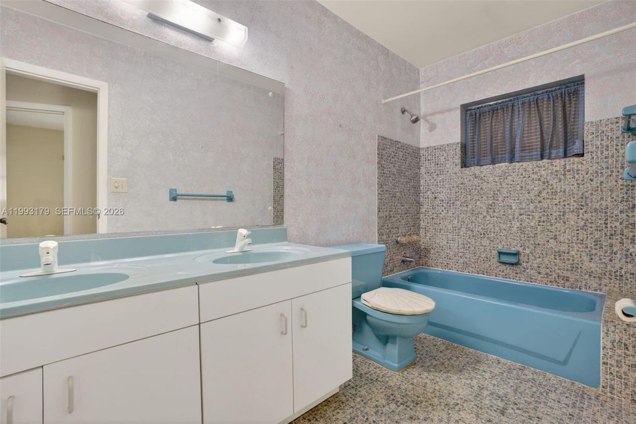 10753 SW 118th St , Miami, FL 33176 Photo