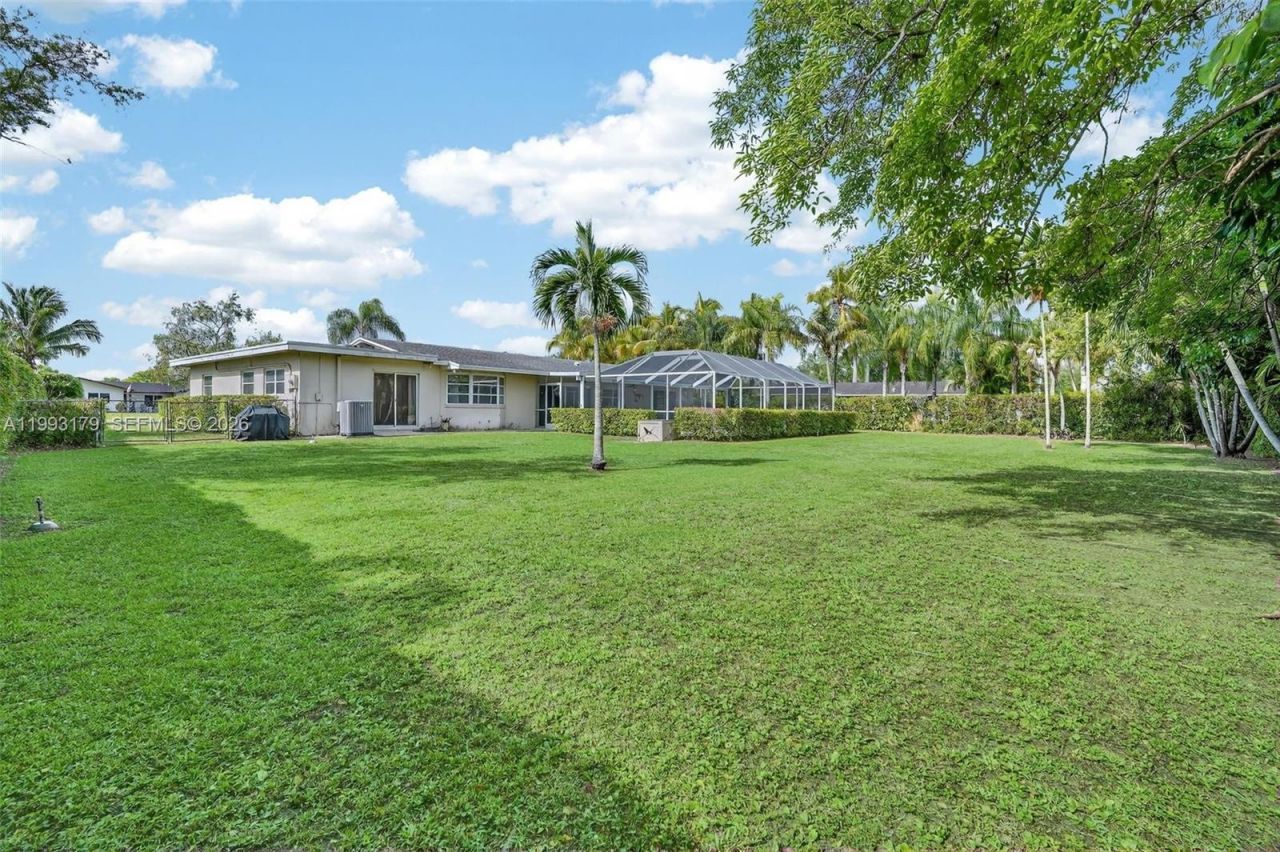 10753 SW 118th St , Miami, FL 33176 Photo