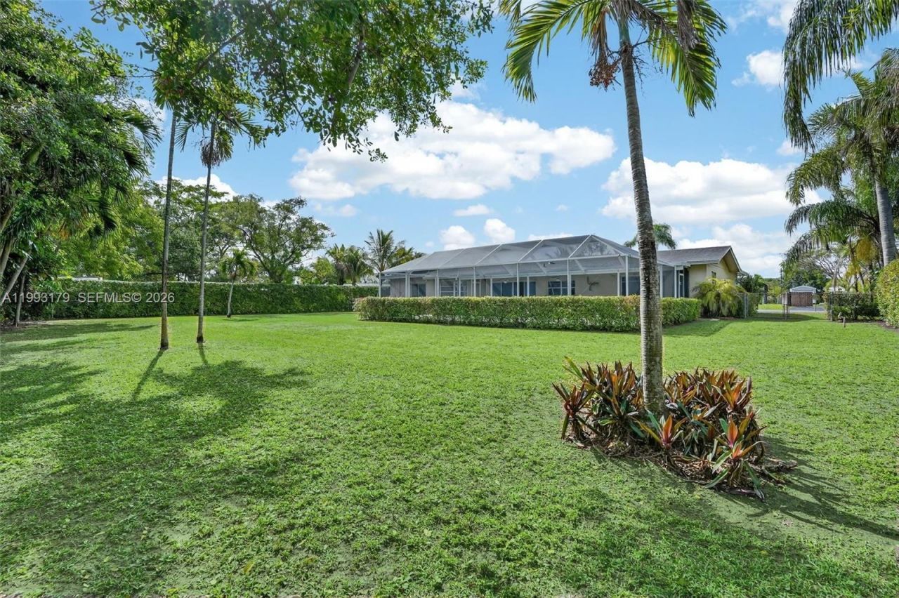 10753 SW 118th St , Miami, FL 33176 Photo