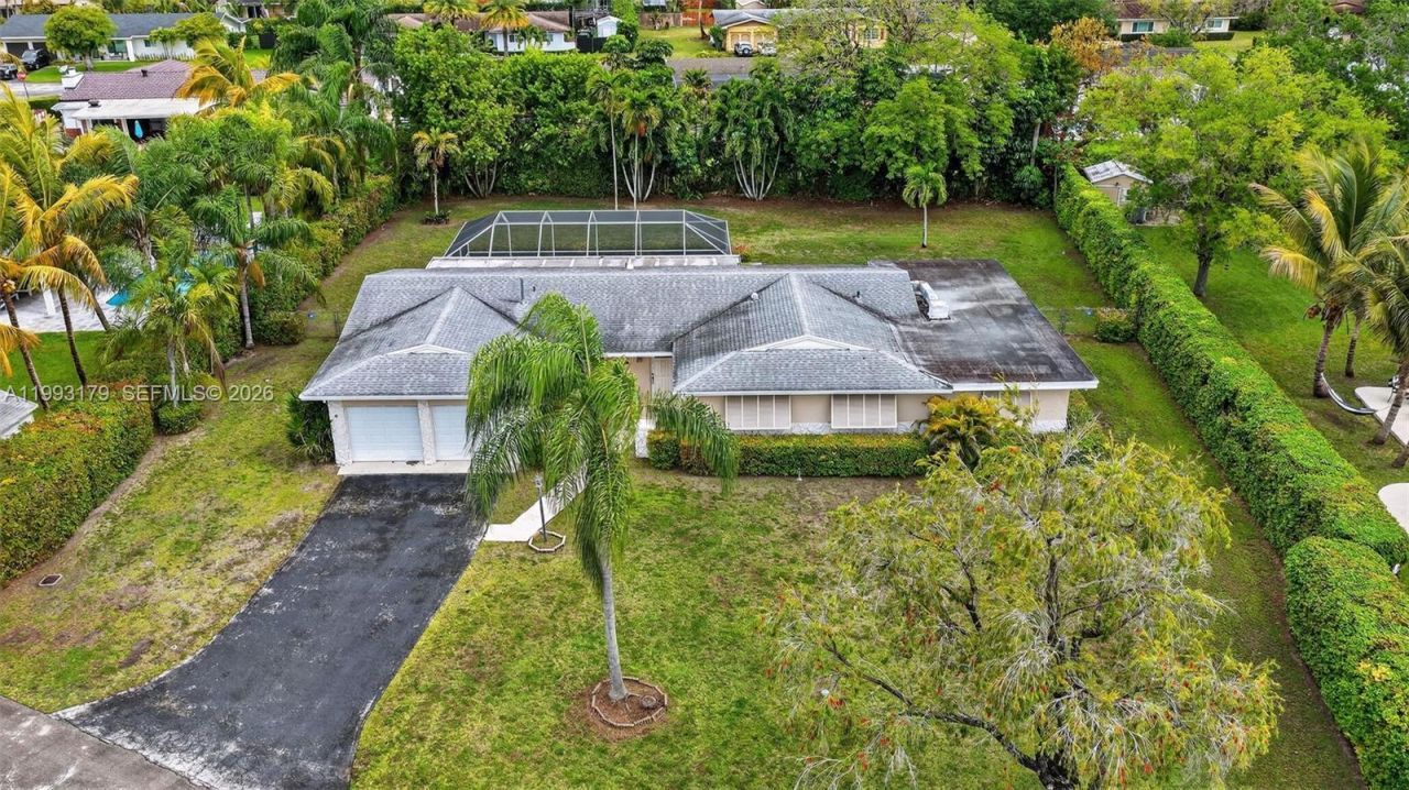 10753 SW 118th St , Miami, FL 33176 Photo