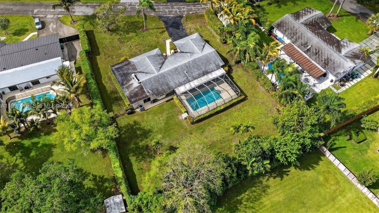 10753 SW 118th St , Miami, FL 33176 Photo