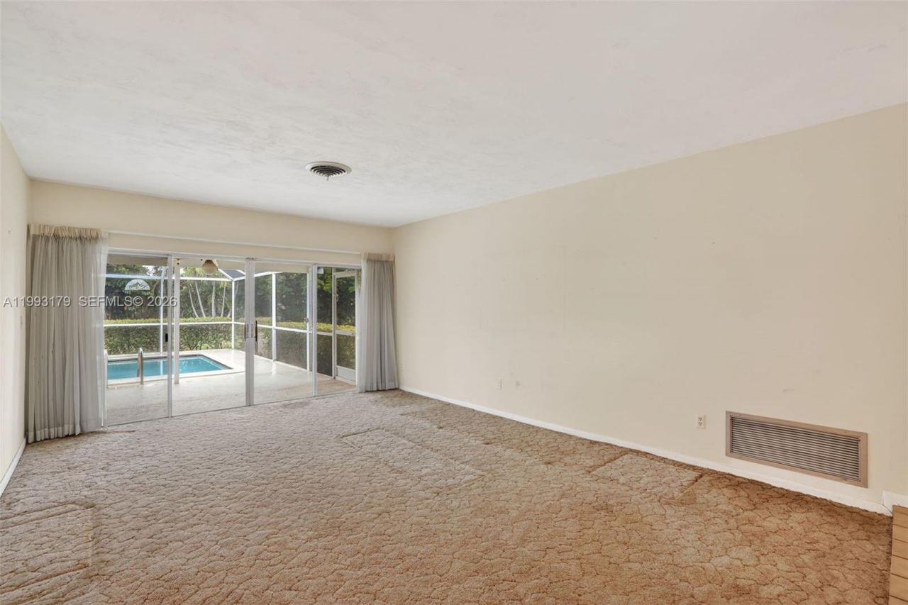 10753 SW 118th St , Miami, FL 33176 Photo