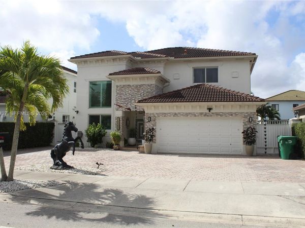 15580 SW 176th Ter , Miami, FL 33187