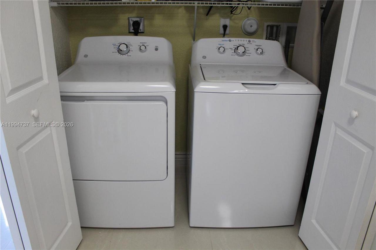 15580 SW 176th Ter , Miami, FL 33187 Photo