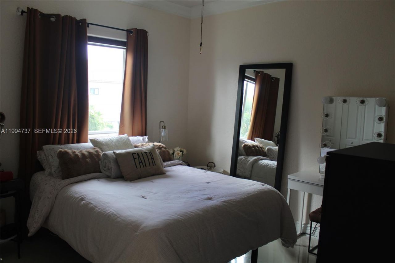 15580 SW 176th Ter , Miami, FL 33187 Photo