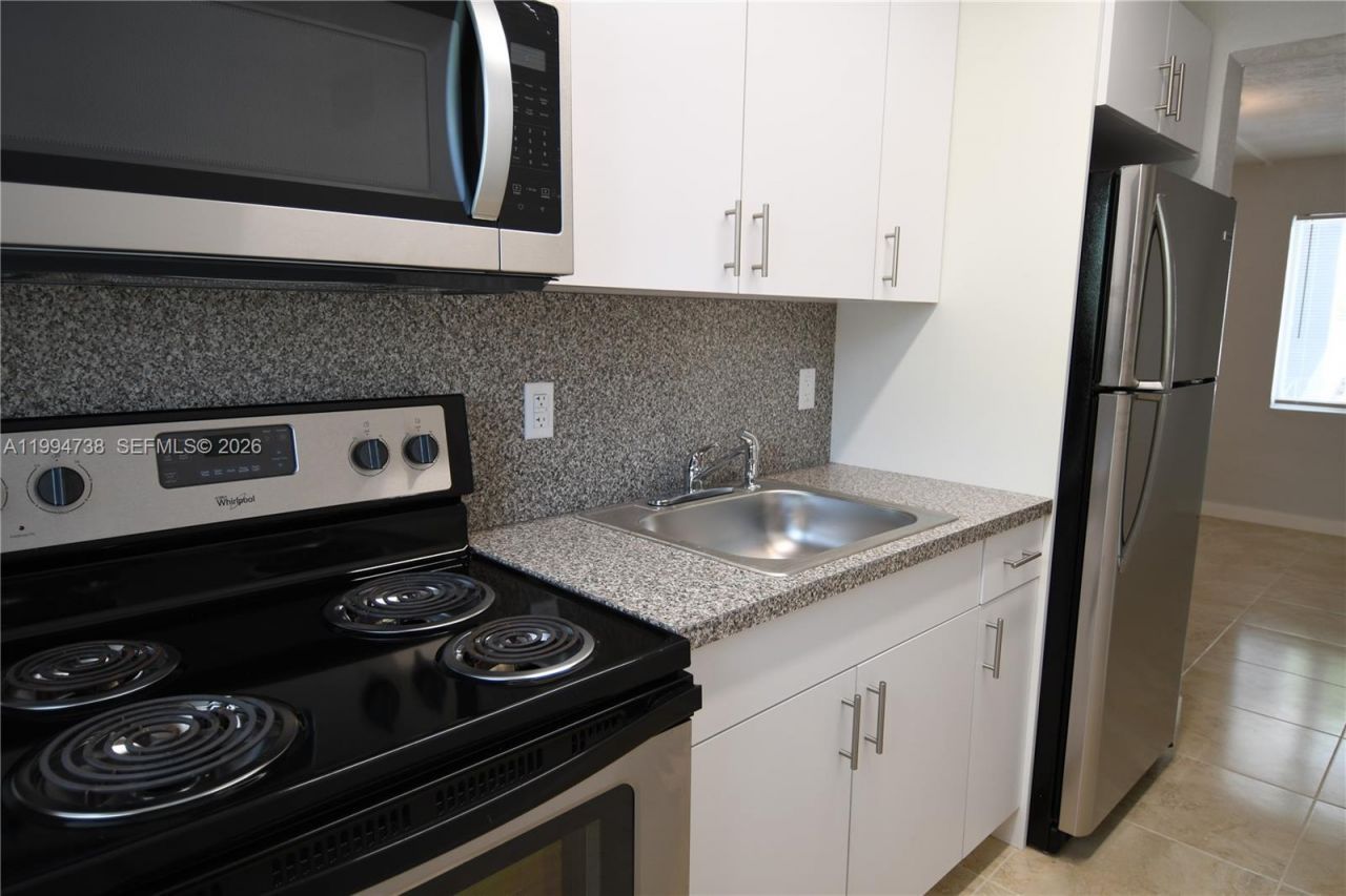 1398 NW 61st St , Unit 10, Miami, FL 33142 Photo