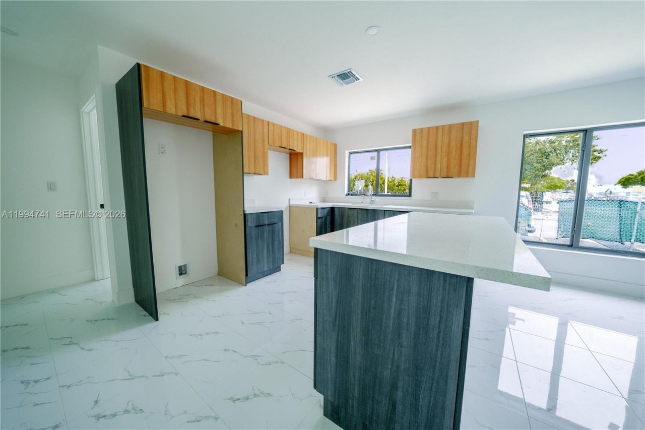 1112 NW 81st St, Miami, FL 33150 Photo