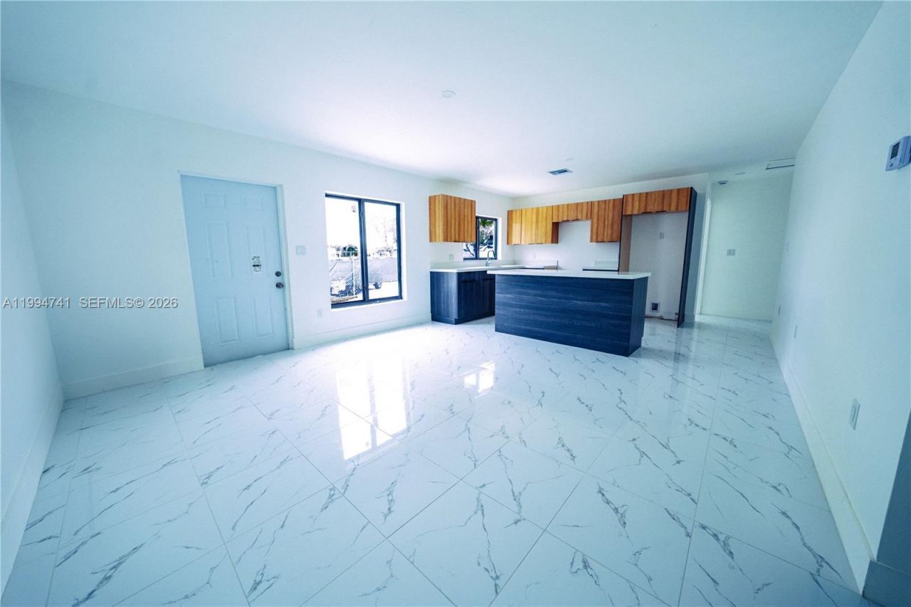 1112 NW 81st St, Miami, FL 33150 Photo