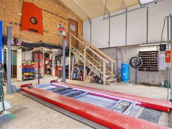 11 Jade Road , Rocky Mount, MO 65072