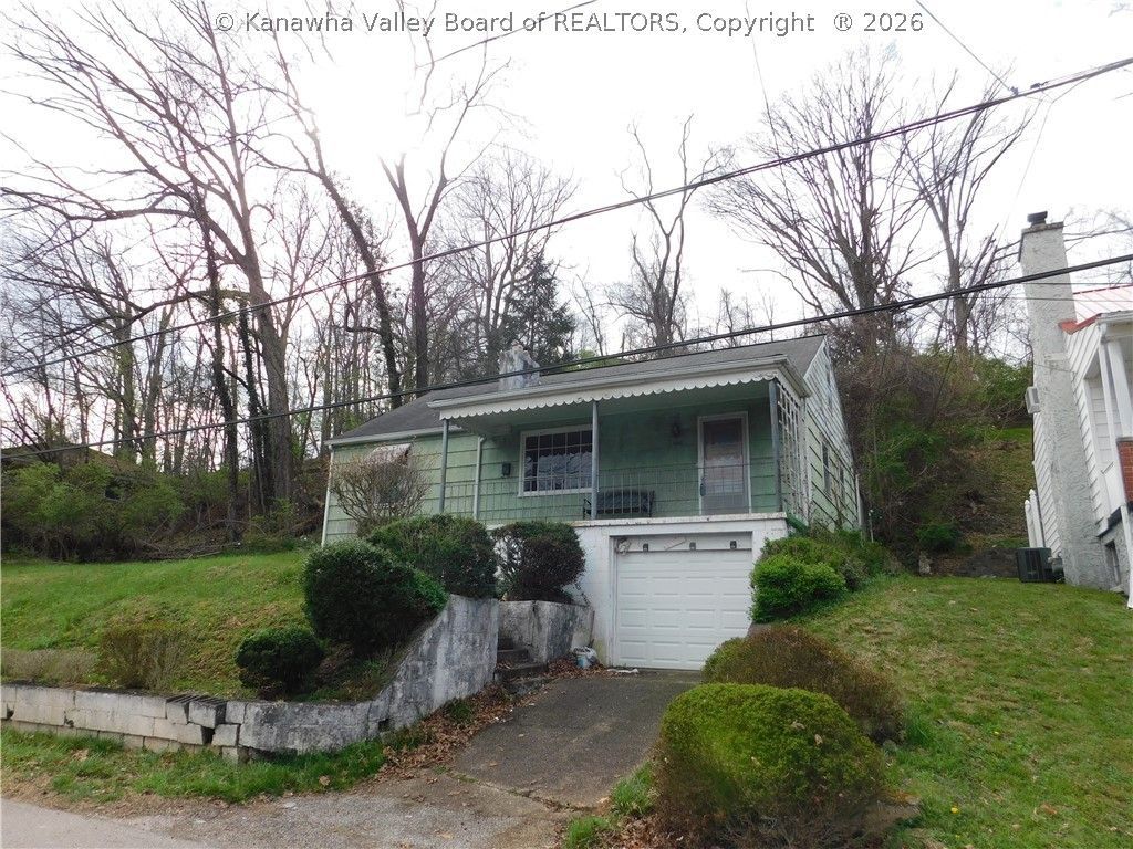 1613 Woodbine Avenue, Charleston, WV 25071 Main Photo