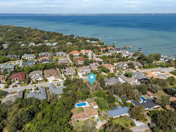 1334 Quiet Cove Ct, Gulf Breeze, FL 32563