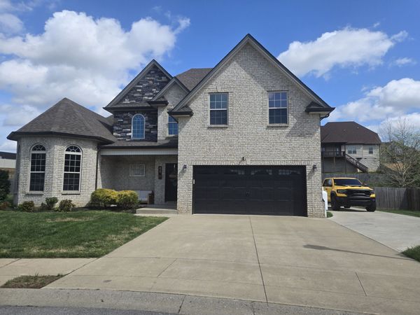 425 Veronica Ct, Clarksville, TN 37043