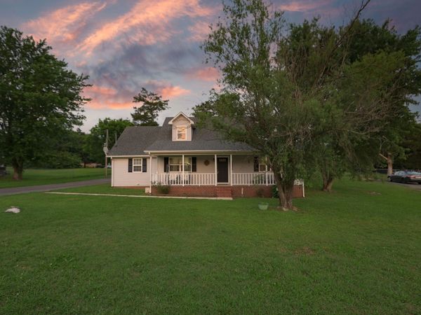 1304 Fairfield Pike , Shelbyville, TN 37160