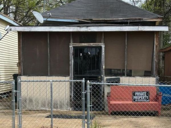 215 Ave G, Greenwood, MS 38930