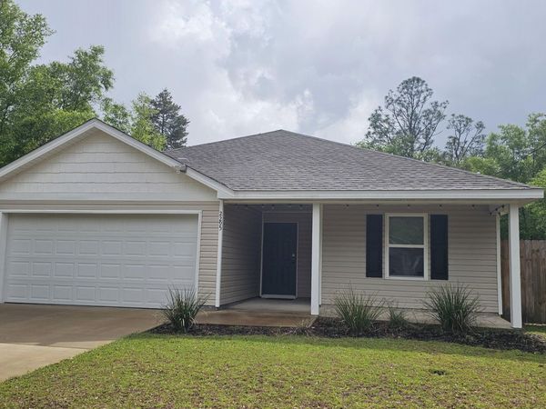 2295 Rockford Drive, Chipley, FL 32428