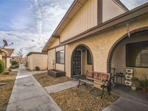 5733 Smoke Ranch Road, Unit D, Las Vegas, NV 89108