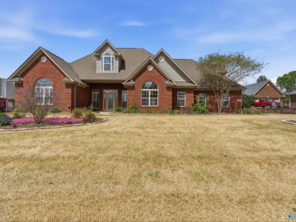 211 Ash Ridge Drive, New Market, AL 35761