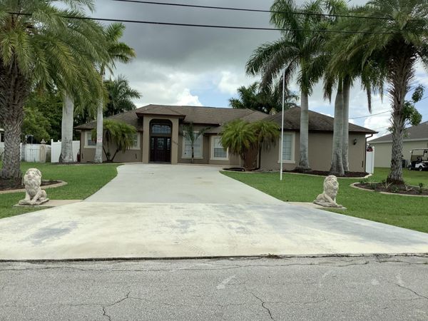 5828 NW Dana Circle, Port St. Lucie, FL 34986