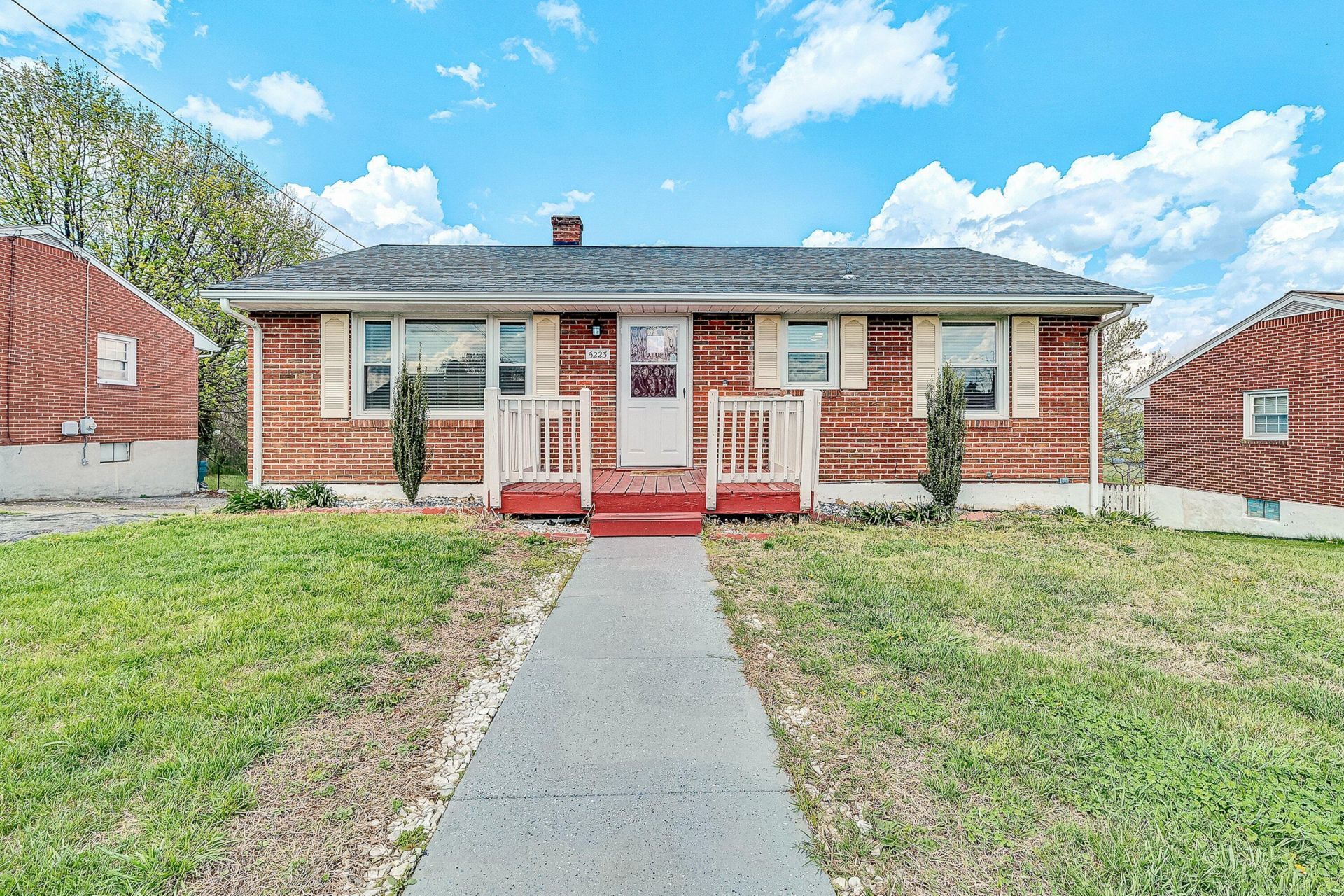 5223 Victoria St Nw, Roanoke, VA 24017 Main Photo