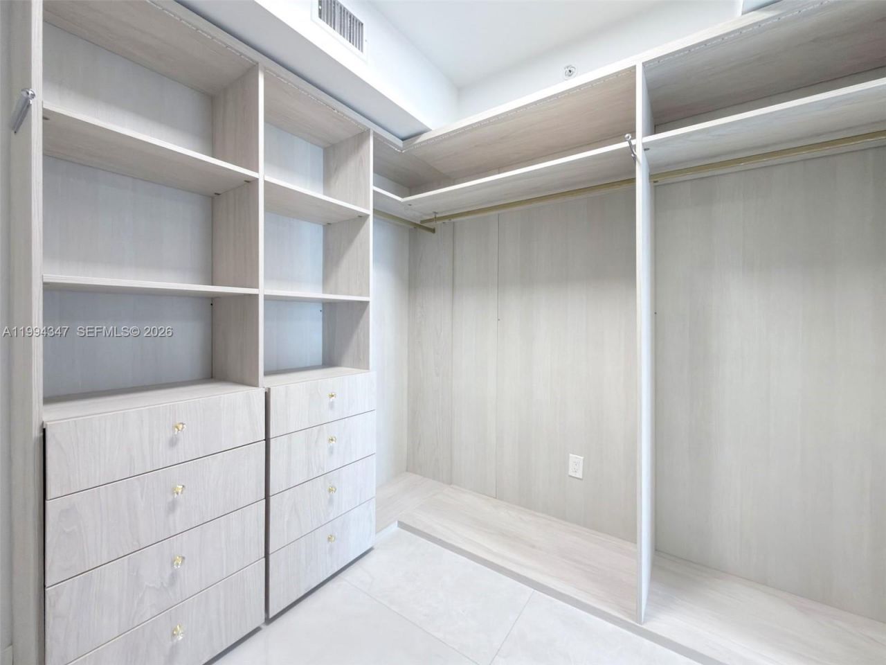 1300 Brickell Bay Dr, Unit 3100, Miami, FL 33131 Photo