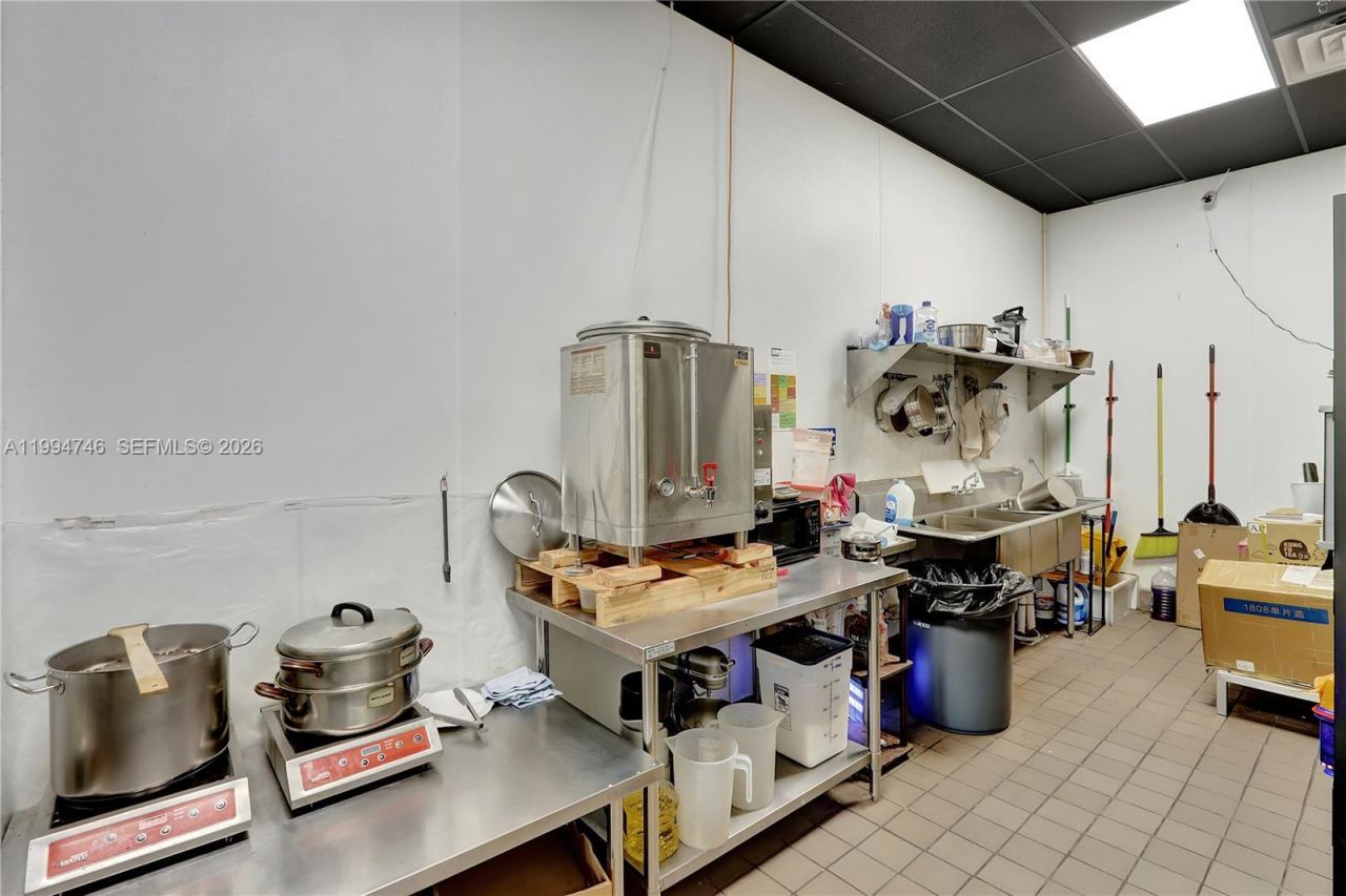 Boba Tea Shop For Sale On Busy North Federal Hwy, Fort Lauderdale, FL 33304 Photo