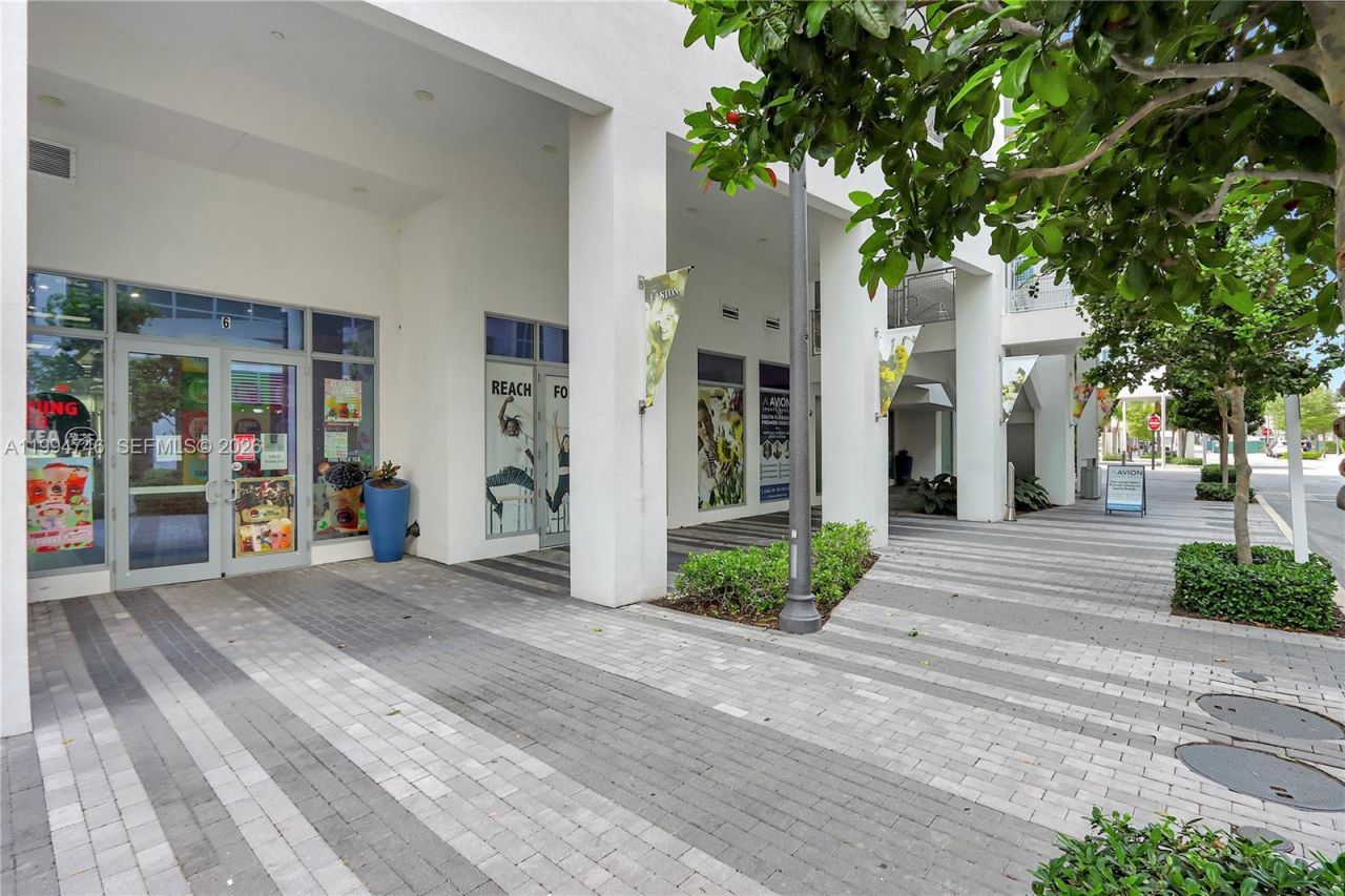 Boba Tea Shop For Sale On Busy North Federal Hwy, Fort Lauderdale, FL 33304 Photo