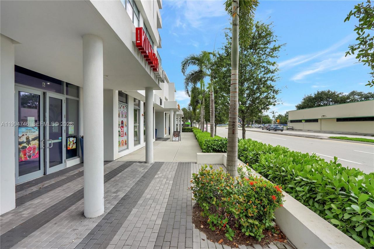 Boba Tea Shop For Sale On Busy North Federal Hwy, Fort Lauderdale, FL 33304 Photo