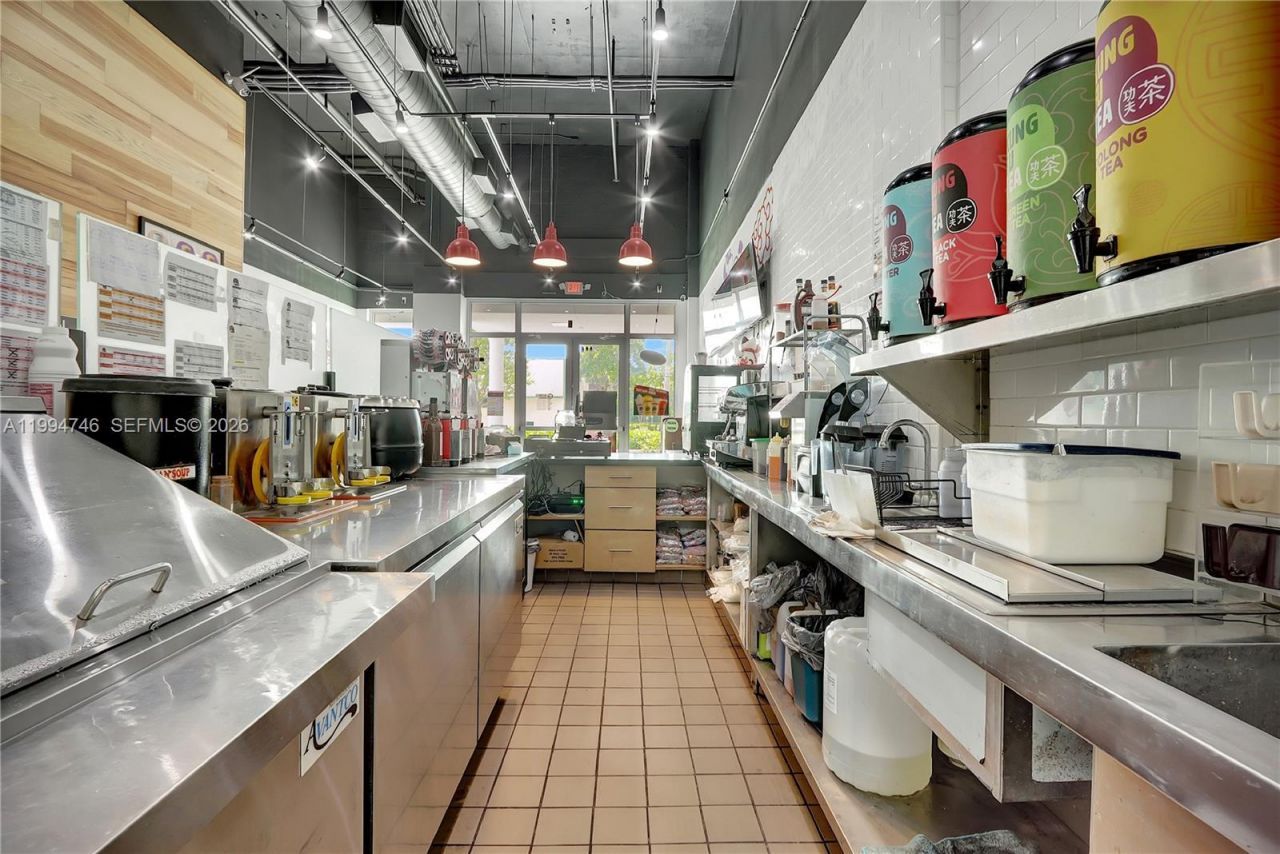 Boba Tea Shop For Sale On Busy North Federal Hwy, Fort Lauderdale, FL 33304 Photo