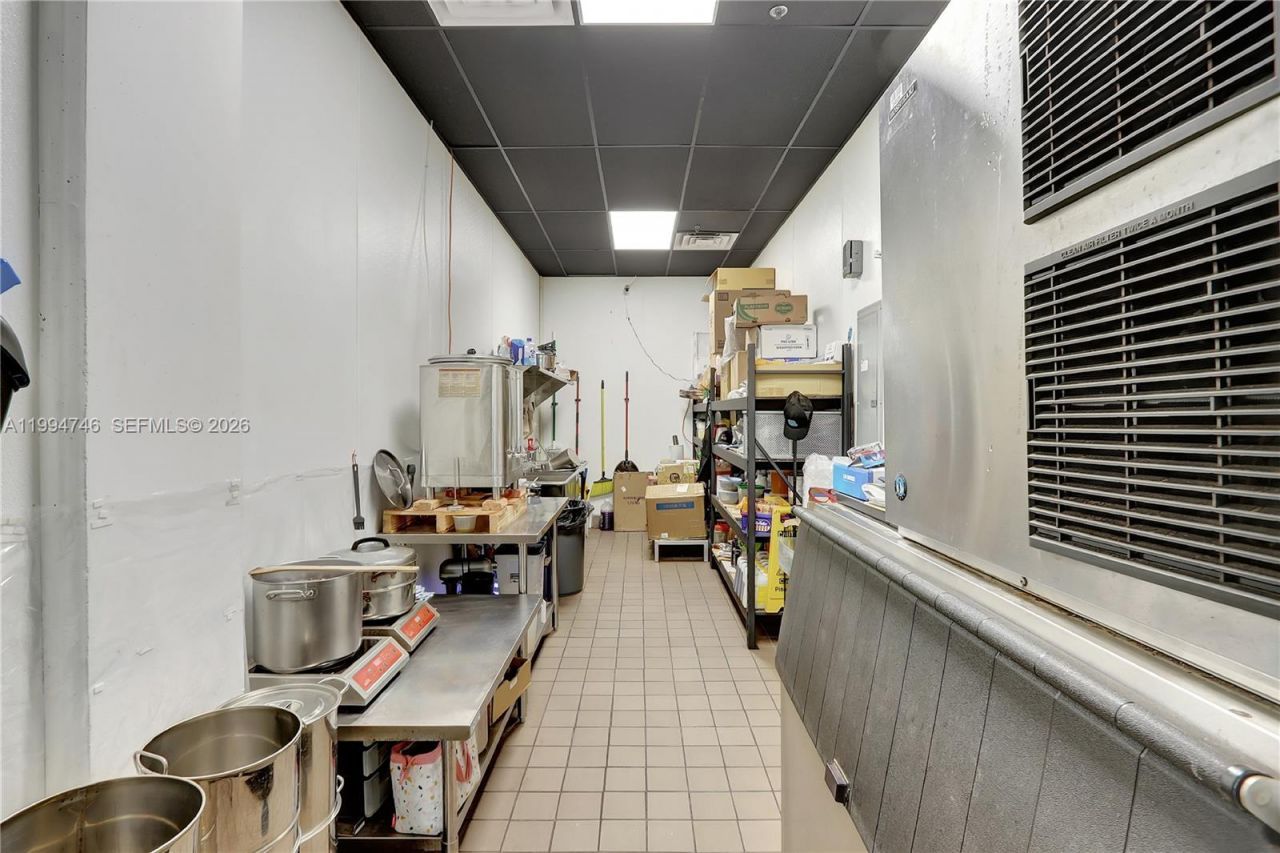 Boba Tea Shop For Sale On Busy North Federal Hwy, Fort Lauderdale, FL 33304 Photo