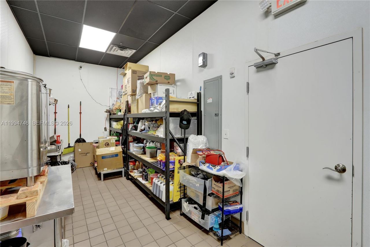 Boba Tea Shop For Sale On Busy North Federal Hwy, Fort Lauderdale, FL 33304 Photo