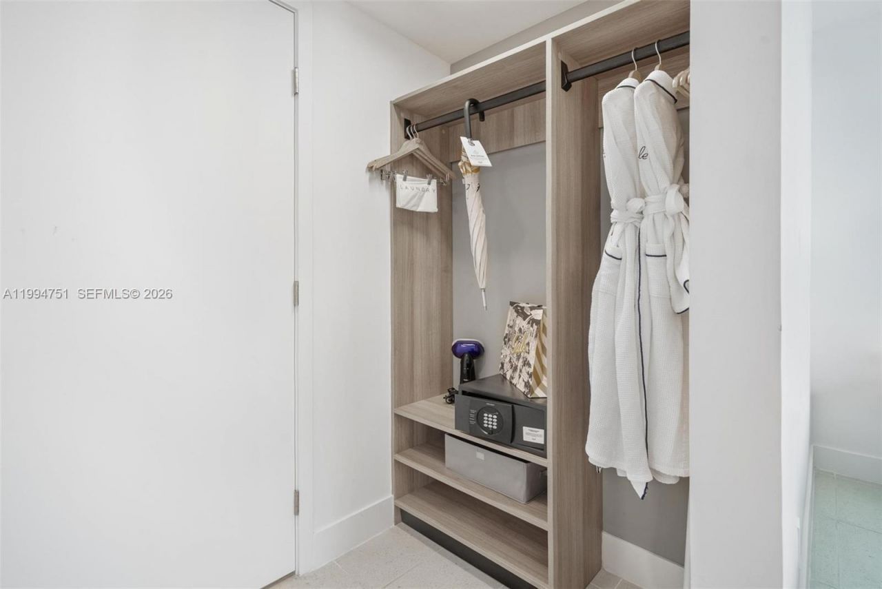 159 NE 6, Unit 4508, Miami, FL 33132 Photo