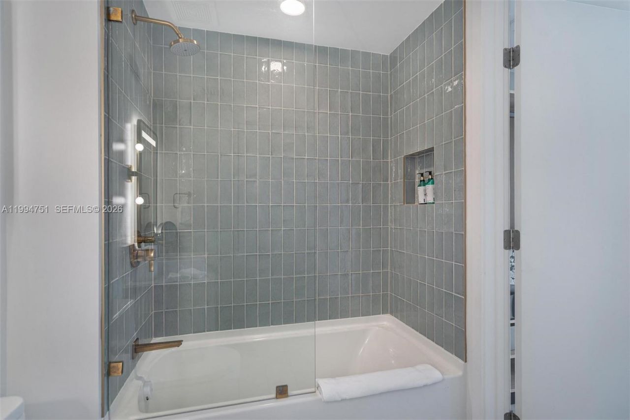 159 NE 6, Unit 4508, Miami, FL 33132 Photo