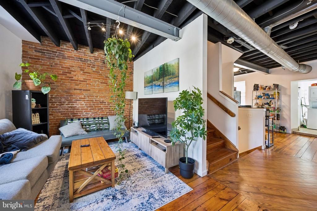 115 Green Lane, Unit 2, Philadelphia, PA 19127 Main Photo