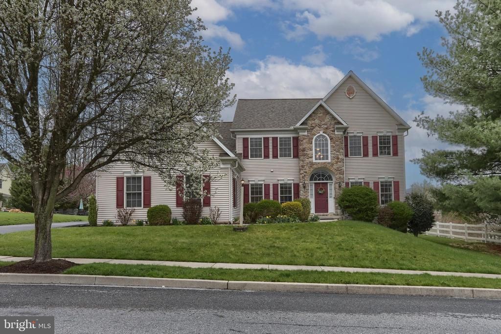 1265 STONE CREEK DRIVE , HUMMELSTOWN, PA 17036